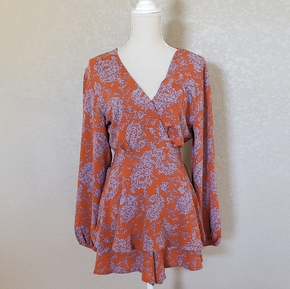 No  brand flora print deep v Neck shirt romper size Medium - Picture 4 of 12